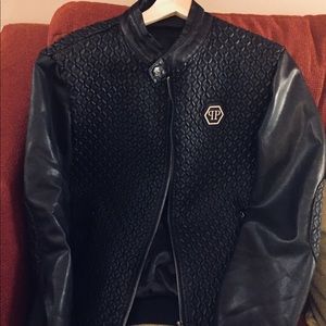 LEATHER BOMBER JACKET